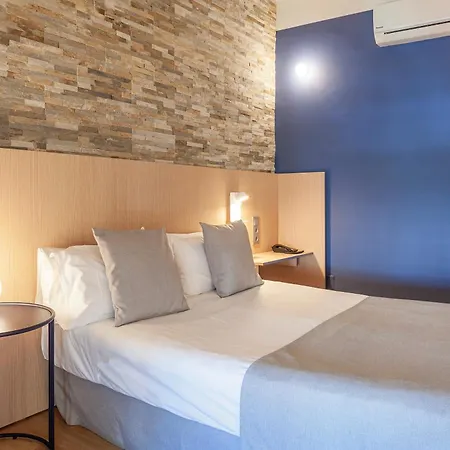 Hotel Casual De Artes 3*